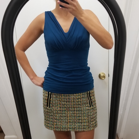 Express Ruched Top Tank - Picture 3 of 8